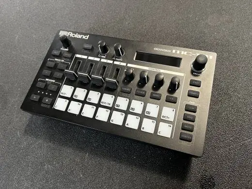 Roland - MC-101